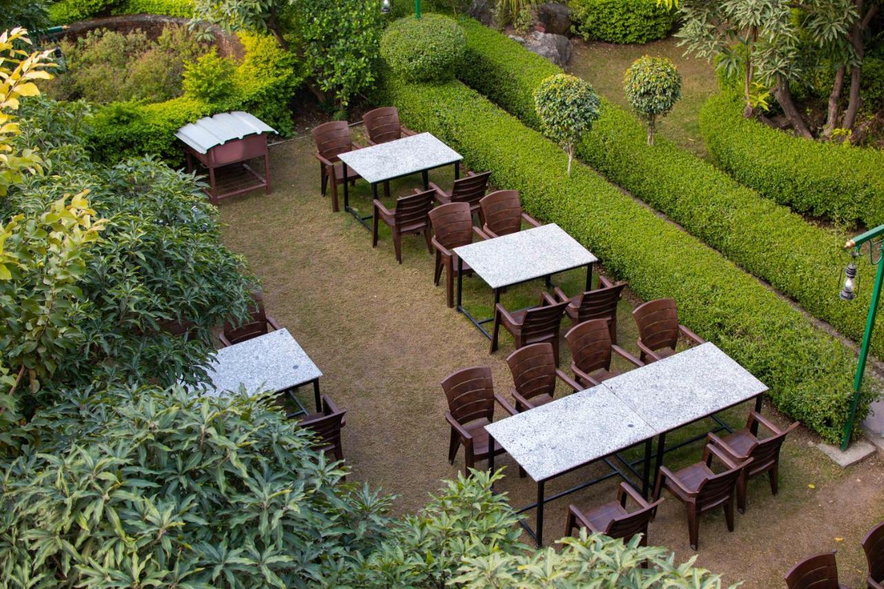 Mvt Guesthouse & Restaurant Rishīkesh Exterior foto